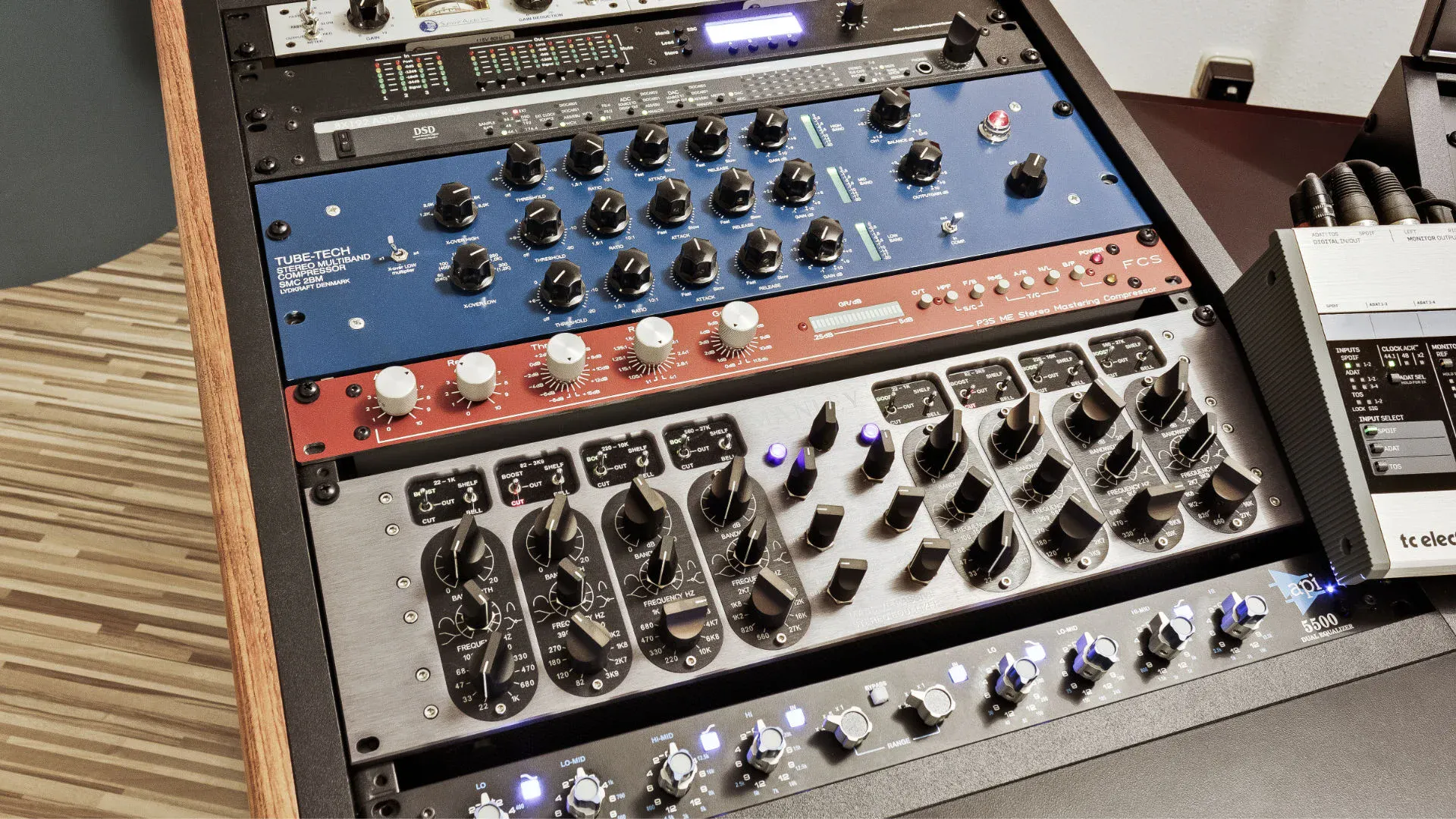 finemastering Left View